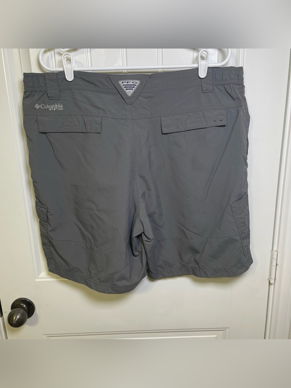 Columbia Sportswear Co. Men's 40 Gray Cargo Shorts Performance Fishing Gear - Picture 2 of 9